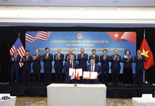 Party chief witnesses signing, exchange of Việt Nam–US contracts, cooperation agreements